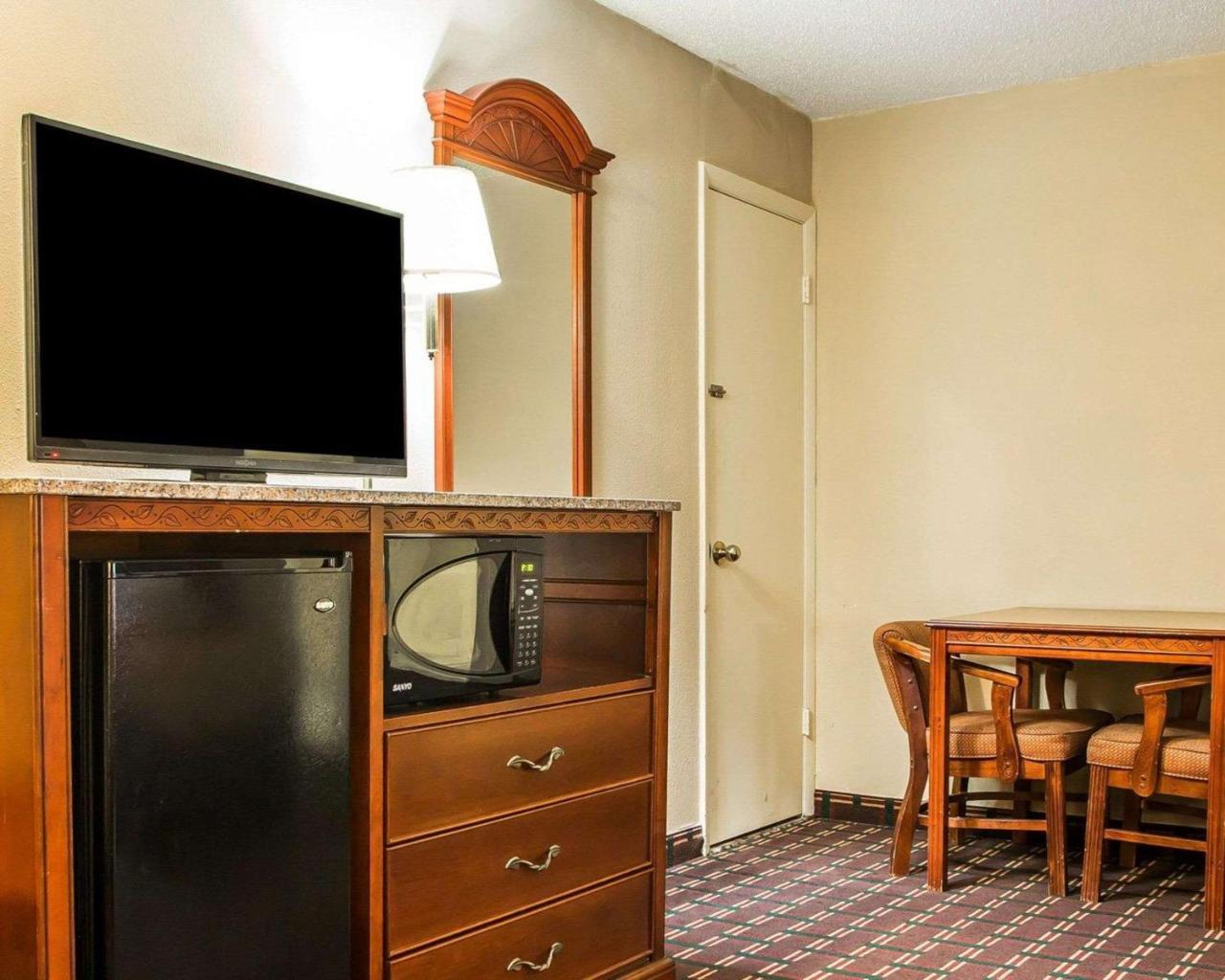 Rodeway Inn Montpelier Esterno foto