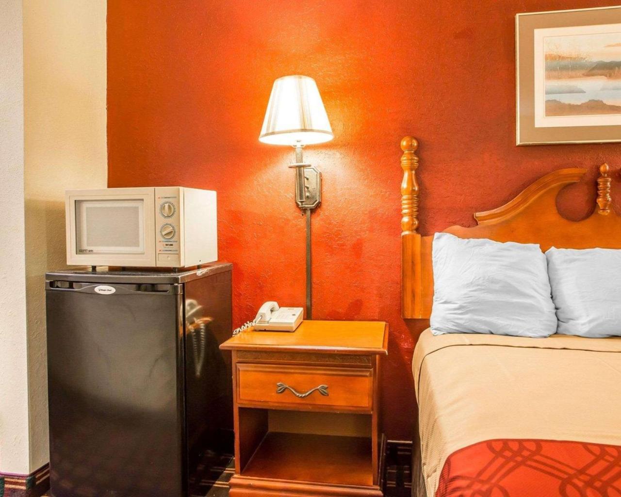 Rodeway Inn Montpelier Esterno foto